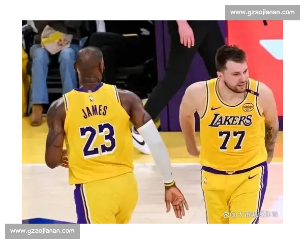 重磅交易猜想：JJJ 加盟湖人助詹皇东契奇冲冠，灰熊索要多首轮加速重建！