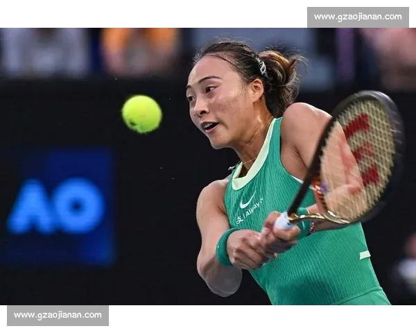 郑钦文柏林站闯关：九巨头围堵 + 60 分保分战，草地短板迎大考